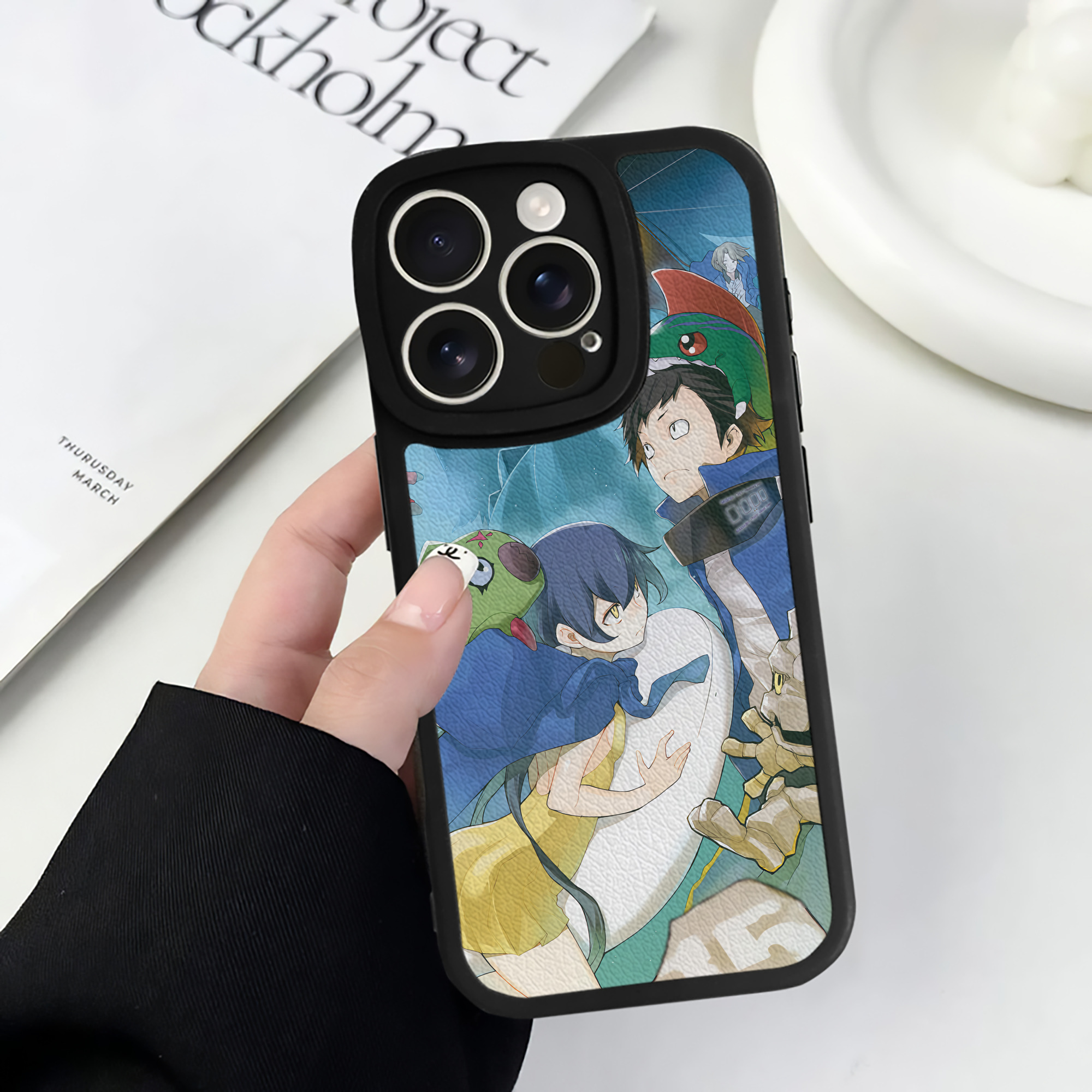 （画像用） Digimon デジタルモンスター/デジモン 【iPhone 16シリーズ対応】シリコンスマホケース（レザー調） 材質：シリコン